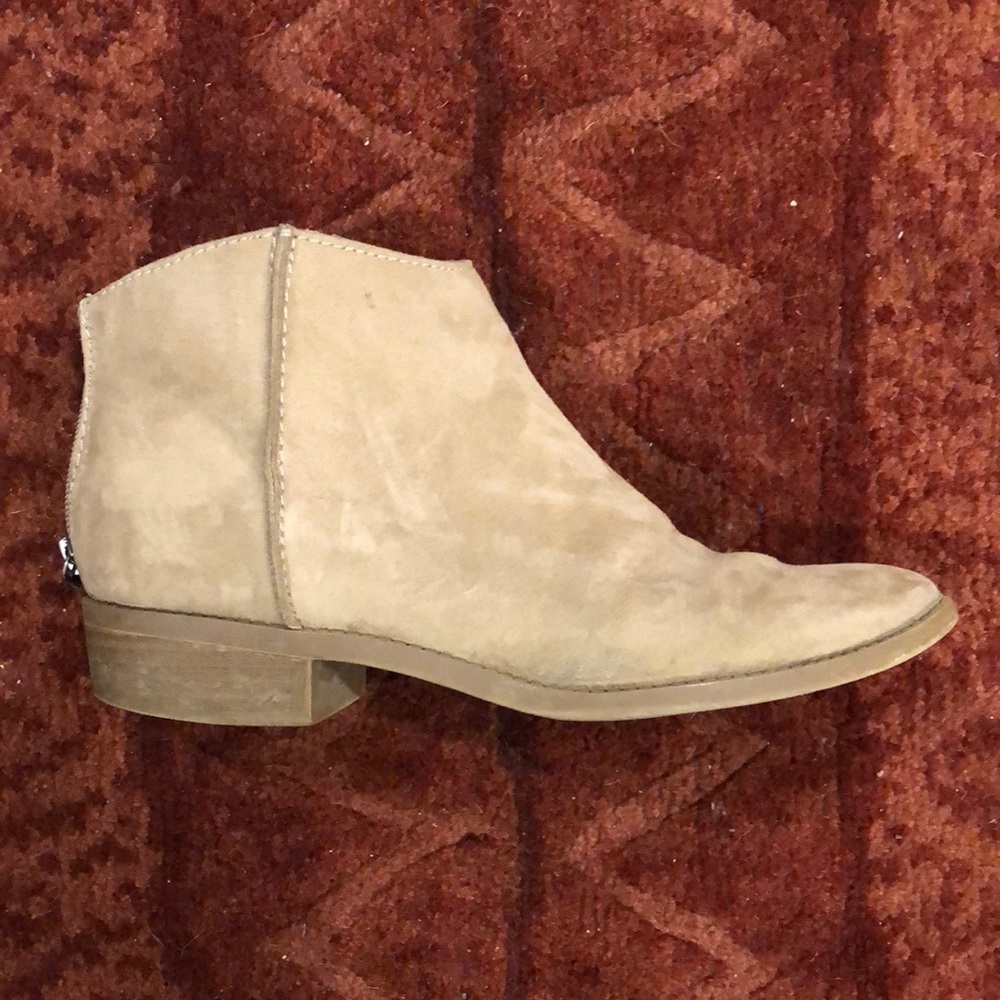 Universal Thread Ankle Boot, Size 8 - image 1